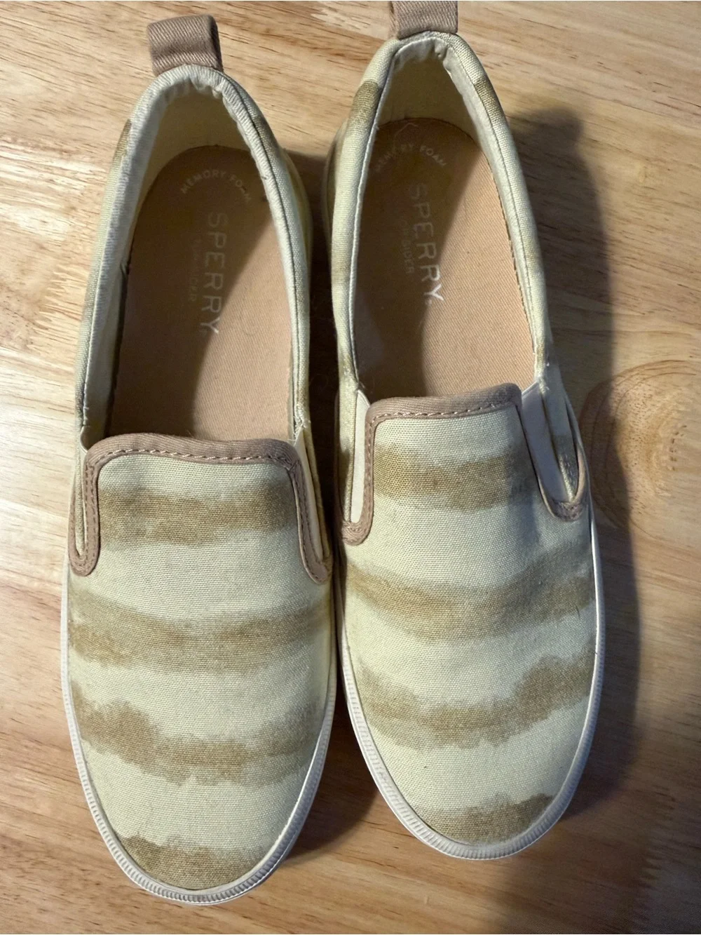 Sperry woman’s  Slip-On Sneakers in Beige and Brown Print